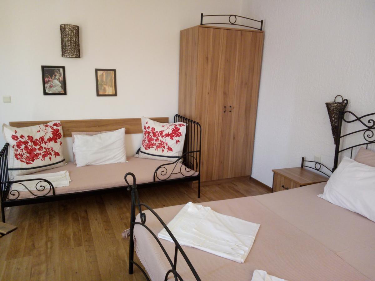 Family Hotel Bellehouse Chernomorets Exterior photo