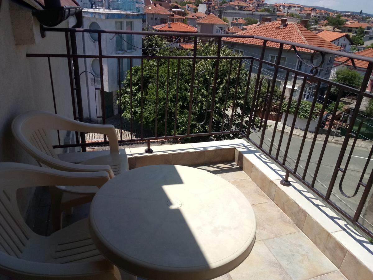 Family Hotel Bellehouse Chernomorets Exterior photo
